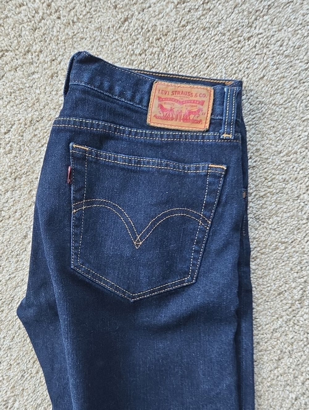 Levi's Men's Indigo Slim Straight Jeans with Contrast Stitching